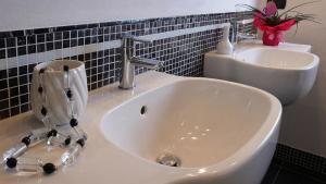 A bathroom at "encantea" lovely country house