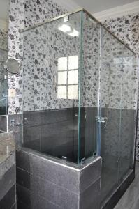 Bilik mandi di Hôtel Transatlantique