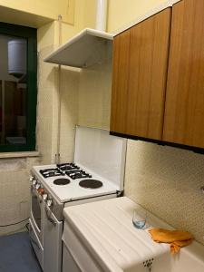 A kitchen or kitchenette at La cantoniera dei 18