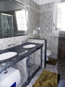 Phòng tắm tại Alloggio in Villa Cristina B&B