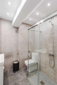 Kúpeľňa v ubytovaní Spacious apartment with a view - historic center by REMS