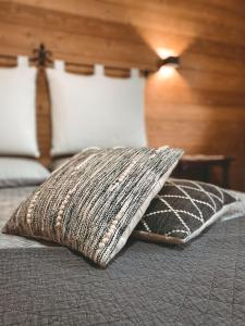 A bed or beds in a room at Apartment L'Envers