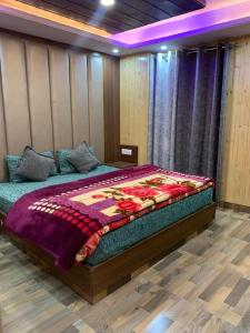 Postel nebo postele na pokoji v ubytování Valley crown B&B