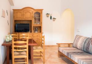 Gallery image of Apartamentos Molina 9-10-11 in Es Calo