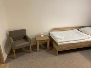 Posteľ alebo postele v izbe v ubytovaní LC - Hotel Ostrava