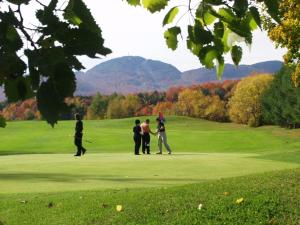 Goście zatrzymujący się w obiekcie Manoir des Sables Hôtel & Golf