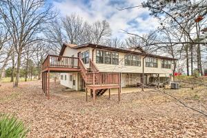 Gallery image of 40-Acre Poplar Bluff Nature Lovers Paradise! in Poplar Bluff