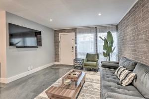 Istumisnurk majutusasutuses Scottsdale Condo with Patio, Walk to Fashion Square!