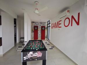 Astetica Residences 200mbps Wifi Netflix的游戏室