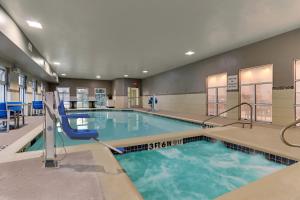 Holiday Inn Express Hotel and Suites Weatherford, an IHG Hotel