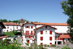 Fotografie z fotogalerie ubytování Hôtel Le Trinquet v destinaci Louhossoa