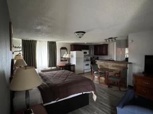 Gallery image of Ozark Inn & Suites in Ozark