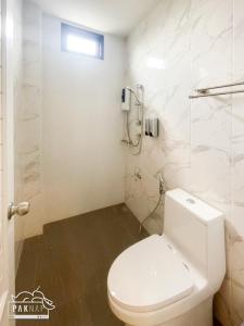 Ein Badezimmer in der Unterkunft Paknap Hostel