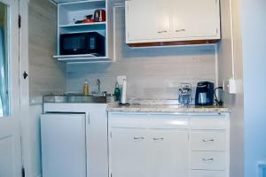 Gallery image of Cozy Lakefront Suite in Standish