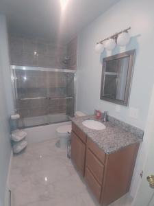 Gallery image of East Bayside/ Munjoy - Charming Downtown Escape in Portland +9 photos