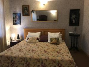 Katil atau katil-katil dalam bilik di Altstadt Hotel & Cafe