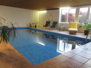 The swimming pool at or close to Hotel Skandinavia