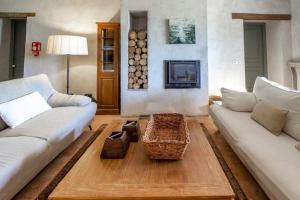 Posedenie v ubytovaní MASÍA CAN GRAU habitaciones con desayuno inlcuido