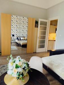 Posteľ alebo postele v izbe v ubytovaní Marble