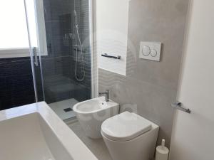 Et badeværelse på La Torre - Piano terra By Cala Salento