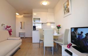 Kuchyňa alebo kuchynka v ubytovaní Apartmani Mila Brela