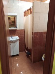 A bathroom at Boglárka Vendégház
