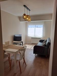 A seating area at EchegarayPlace Még 10 kép