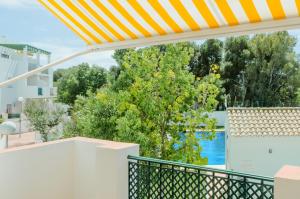 Bazén v ubytovaní Apartamentos Rotonda alebo v jeho blízkosti