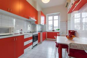 Kuchyň nebo kuchyňský kout v ubytování Elegante e raffinato in zona Crocetta