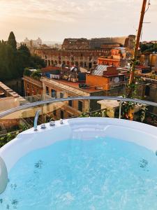 Foto dalla galleria di Rooftop Colosseo - Roma d'Amore a Roma