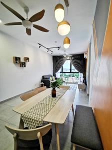 Astetica Residences 200mbps Wifi Netflix的休息区