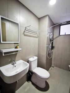 Astetica Residences 200mbps Wifi Netflix的一间浴室