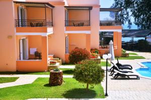 Bazén v ubytování Avantis Suites Hotel nebo v jeho okolí