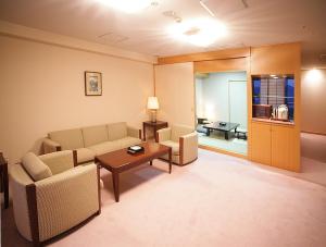 Seating area sa Hotel Parens Onoya