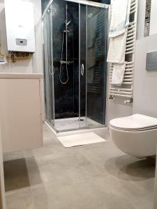 Ένα μπάνιο στο Apartamenty MK - Kredowa +18 φωτογραφίες