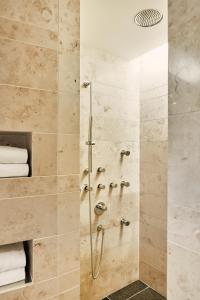 Kopalnica v nastanitvi The Dolder Grand - City and Spa Resort Zurich