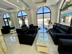 Posezení v ubytování Dương Đông Hotel