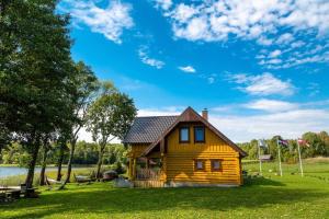 Gallery image of Saullēkti ozolos pie Ežezera in Ezernieki