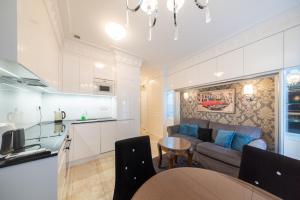 Kuchnia lub aneks kuchenny w obiekcie Luxury Apartments - Wroclaw Old Town - Wrocław Rynek