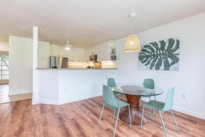 Nhà bếp/bếp nhỏ tại Emmalani 423 condo