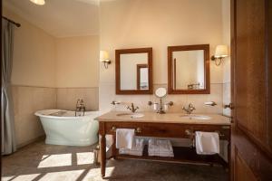 Kúpeľňa v ubytovaní Villa Terrarossa - Luxury Istrian Villa near Poreč