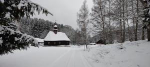 Chata Myslivna durante l'inverno