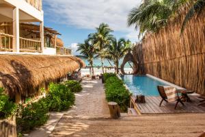 La pileta dentro o cerca de Dune Boutique Hotel located at the party zone
