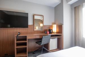 TV a/nebo společenská místnost v ubytování ibis Styles Tokyo Ginza