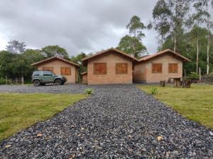 Budova, kde se chata nachází