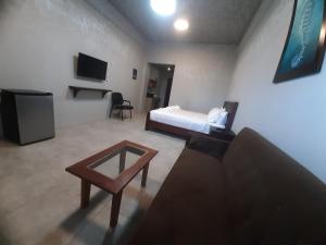 TV a/nebo společenská místnost v ubytování Coral View Hotel & Resort