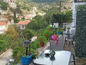 A balcony or terrace at Gardenia House