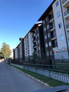 Το κτήριο όπου στεγάζεται  το διαμέρισμα