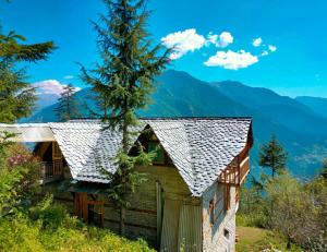 Jibhi şehrindeki Ishan Log Huts- A Boutique Homestay-since 1999 tesisine ait fotoğraf galerisinden bir görsel