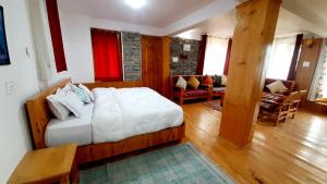 Jibhi şehrindeki Ishan Log Huts- A Boutique Homestay-since 1999 tesisine ait fotoğraf galerisinden bir görsel